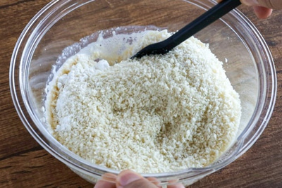 パン粉ドーナツの作り方 手順2